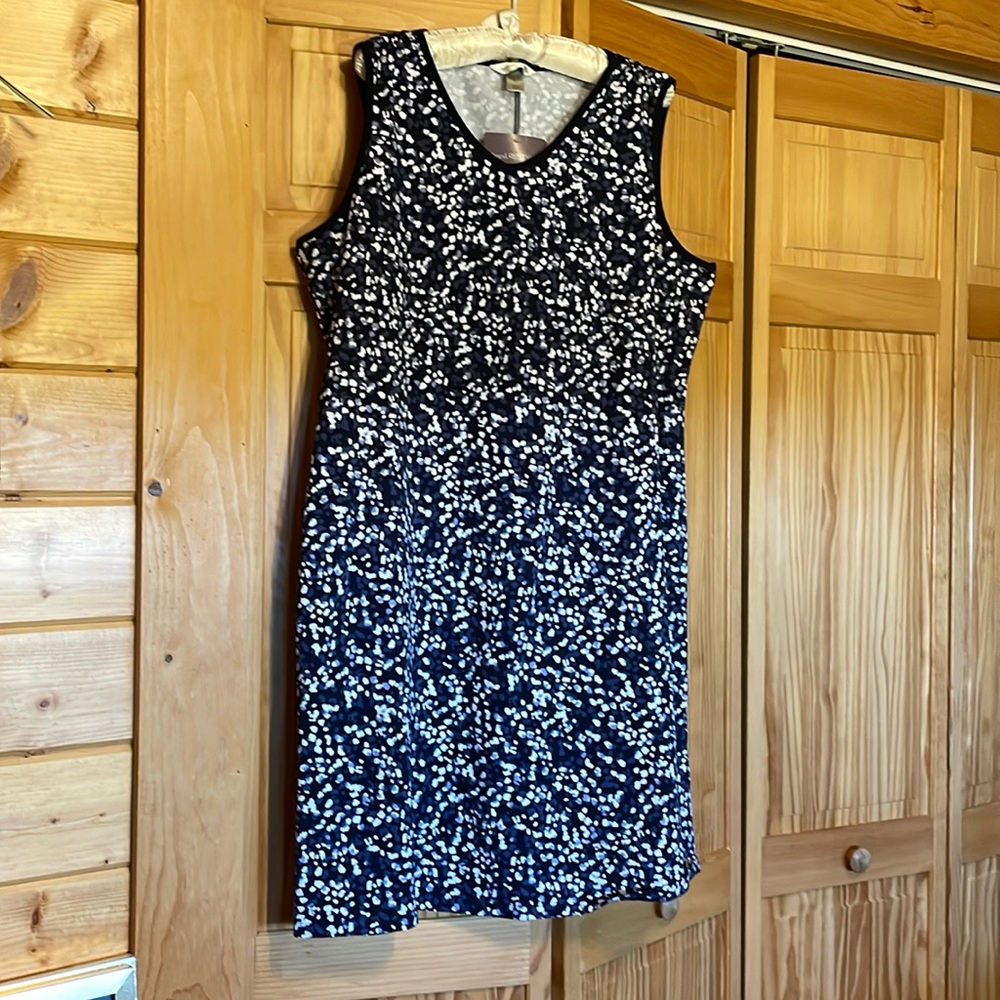 Sleeveless navy print knit dress